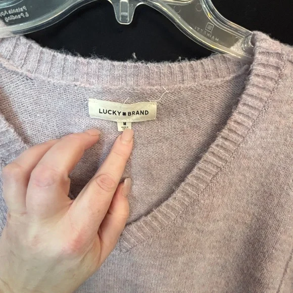 Lucky Brand Women's Light Purple and Sparkle V-Neck Sweater Women’s Size M - Picture 6 of 7